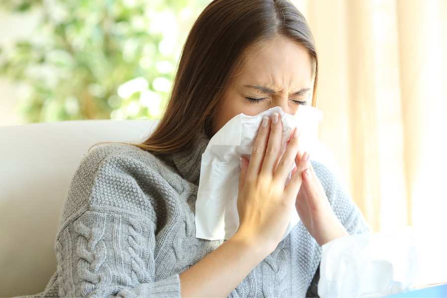 Foods to help you fight winter dust allergies.