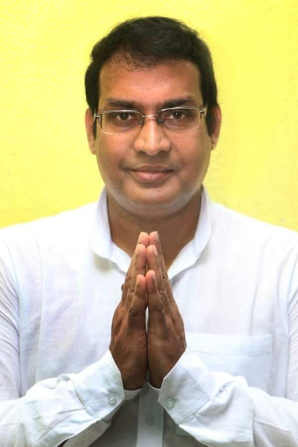 এ বিষয়ে সাবধানী প্রতিক্রিয়া দিয়েছে বিরোধী বিজেপি। দক্ষিণ মালদহ সাংগঠনিক জেলার সাধারণ সম্পাদক তথা ইংরেজবাজার পুরসভার বিরোধী দলনেতা অম্লান ভাদুড়ির দাবি, গোটা ঘটনাটিই আদালতের বিচারাধীন। তাই আগ বাড়িয়ে এ নিয়ে তিনি কোনও মন্তব্য করবেন না। 