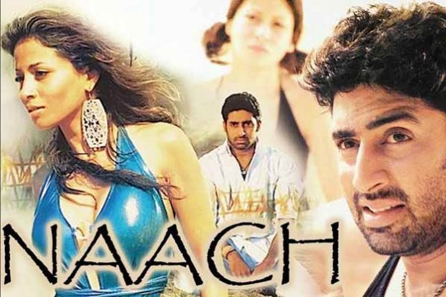 হিন্দি ছবির মাধ্যমে কেরিয়ার শুরু করলেও ১৯৯৯ সালে রামগোপাল বর্মা পরিচালিত ‘প্রেম কথা’ নামের একটি তেলুগু ছবিতে অভিনয় করেন অন্তরা। এক বছর পর একটি মালয়ালম ছবিতে অভিনয় করতে দেখা যায় তাঁকে।