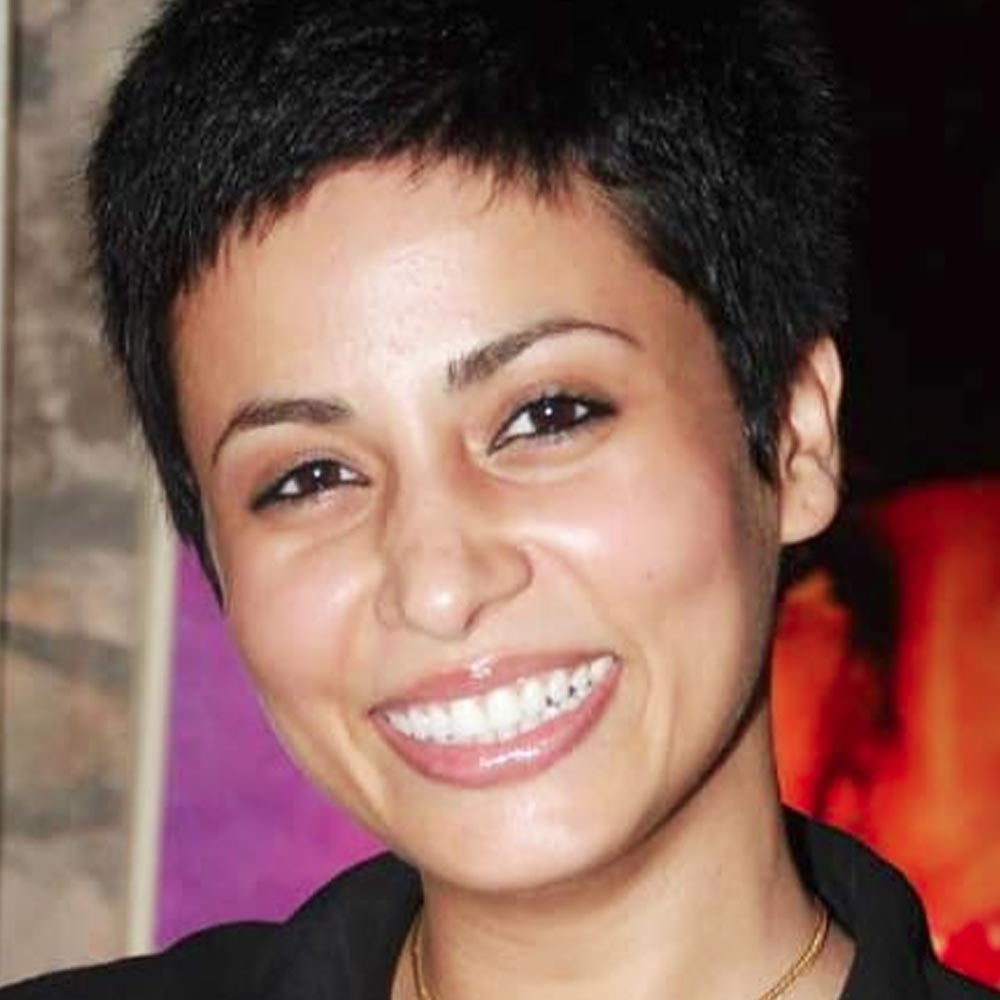 মিঙ্কের দাবি, জগদীশকে নাকি একটি কম্বলও দান করেছিলেন তিনি। এই ঘটনাটি পরে বলি অভিনেতা সলমন খানকে জানালে অন্তরাকে তাঁর বাবার খোঁজ দেওয়া হয়। কানাঘুষো শোনা যায়, অন্তঃসত্ত্বা ছিলেন বলে নাকি বাবার দেখাশোনার দায়িত্ব নিতে চাননি অন্তরা।