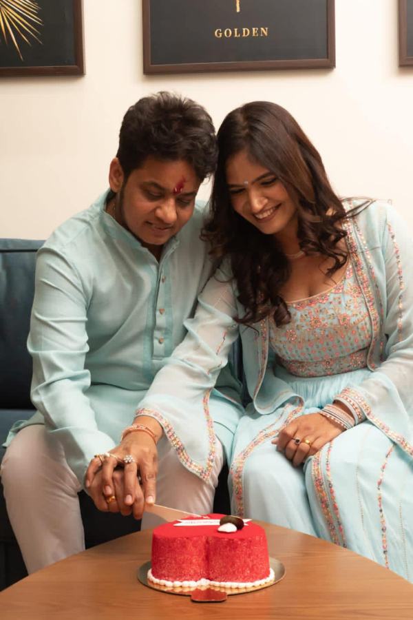 বিয়ের শংসাপত্র পাওয়ার পর সোমবার আনুষ্ঠানিক ভাবে সাত পাকে বাঁধা পড়তে চলেছেন অস্তিত্ব এবং আস্থা।