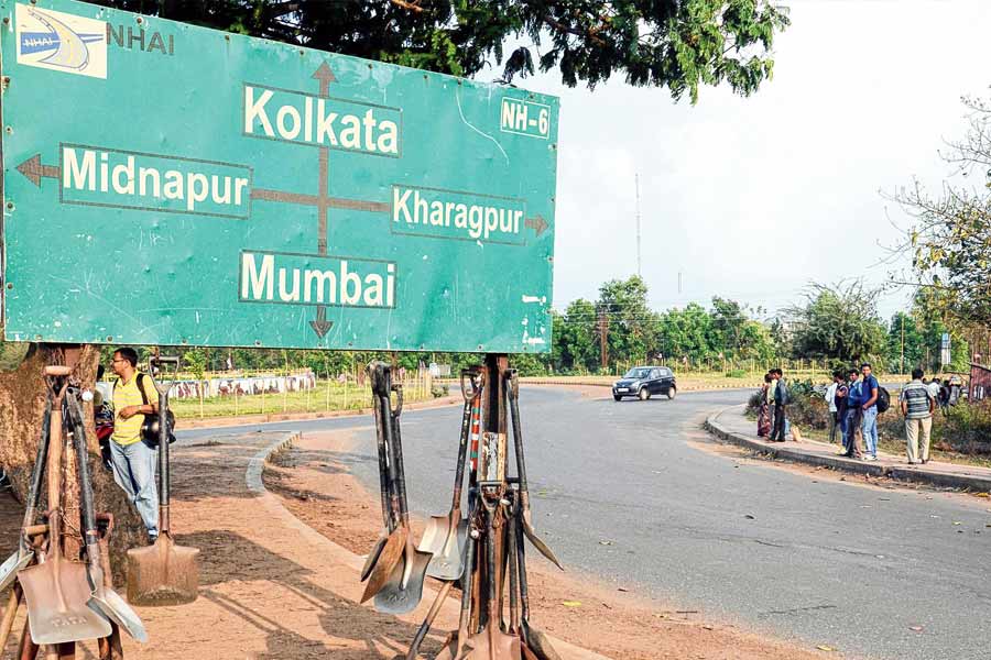 দৈর্ঘ্যের দিক থেকে বেশ বড় ৪৮ নম্বর জাতীয় সড়কও। নম্বর দেখেই বোঝা যাচ্ছে, এই জাতীয় সড়কও উত্তর থেকে দক্ষিণমুখী। ৪৮ নম্বর জাতীয় সড়কের দৈর্ঘ্য ২৮০৭ কিলোমিটার। দিল্লির সঙ্গে তামিলনাড়ুর যোগাযোগ স্থাপন করেছে এই জাতীয় সড়ক।