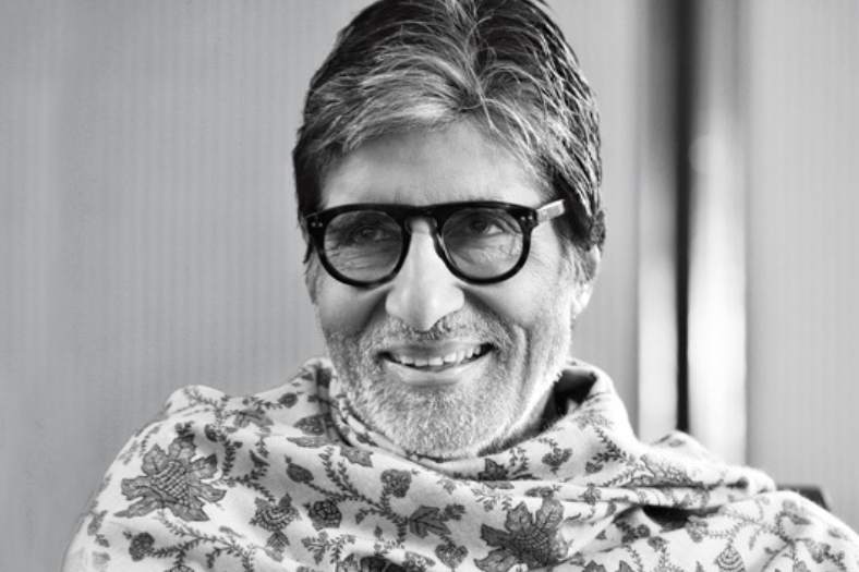 নিজের এক্স অ্যাকাউন্টে নিজের সাদাকালো ছবি দিয়ে লেখেন, ‘‘সব বলা কওয়া শেষ… তাই যা কিছু বাকি রয়েছে, সেটা করো।’’ তবে কি ঐশ্বর্যাকে আনফলো করা নিয়ে যে চর্চা চলেছে, সেই প্রসঙ্গেই এমন ইঙ্গিতময় পোস্ট দিলেন বিগ বি?