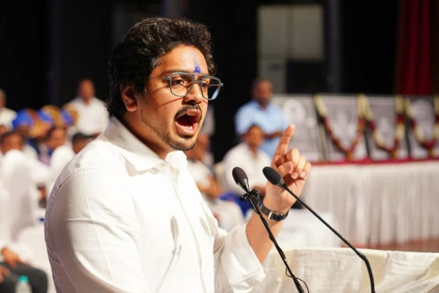  ২০১৯ সালে আকাশ তাঁর প্রথম জনসভা করেন উত্তরপ্রদেশের আগরায়। ওই বছরেই লোকসভা ভোটের প্রচারের দায়িত্বও দেওয়া হয় মায়াবতীর ভাইপোকে।