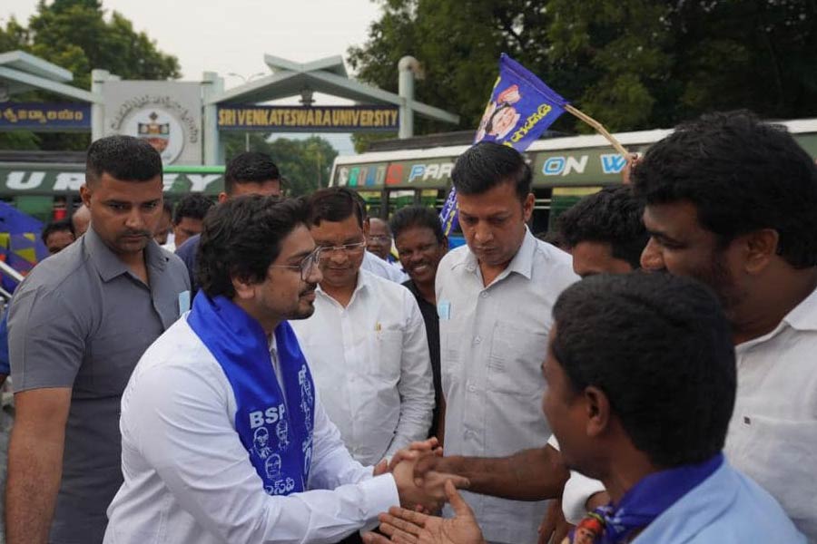 রাজস্থানে আকাশ বিএসপির চেনা কৌশল বদলে এ বছরের শুরুতে ‘স্বাভিমান সঙ্কল্প যাত্রা’ করেছিল। তাতে সাড়াও মিলেছিল ভালই।