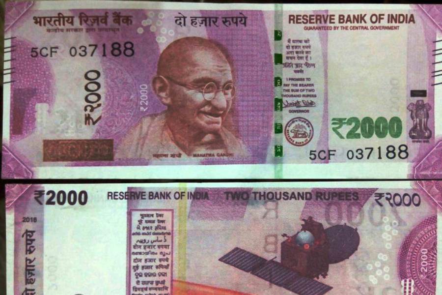  ৫০ জন ব্যাঙ্ক কর্মী মোট ৪০টি মেশিন নিয়ে টাকা গোনার কাজ করছেন। টাকা গোনার সময় মেশিনগুলিতে যাতে কোনও প্রযুক্তিগত সমস্যা দেখা না দেয়, তাই আগেভাগেই ইঞ্জিনিয়ারদের ঘটনাস্থলে উপস্থিত রাখা হয়েছে।