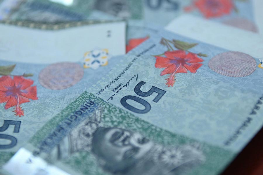 From a Bank employee to millionaire this is how Malaysian man Aman Shah became 1 cent thief