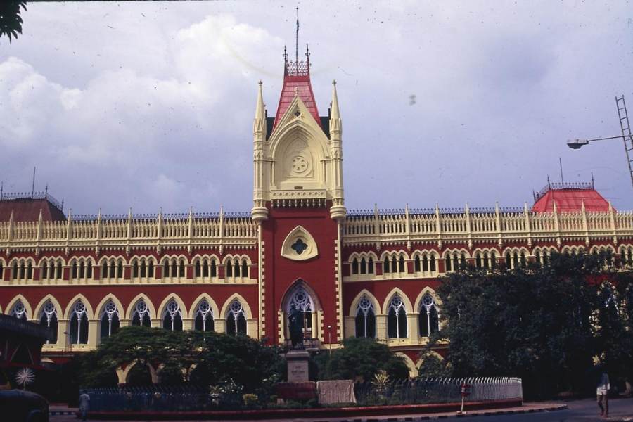 প্রতিবন্ধীদের চিকিৎসার সুবিধার্থে ২০১৭ সালে কেন্দ্রীয় সরকার ইউডিআইডি কার্ডের এর ব্যবস্থা করে। অভিযোগ, বাংলার মানুষ সেই কার্ড চাওয়ায় আলাদা করে একটি পোর্টালও খোলে রাজ্য। 
