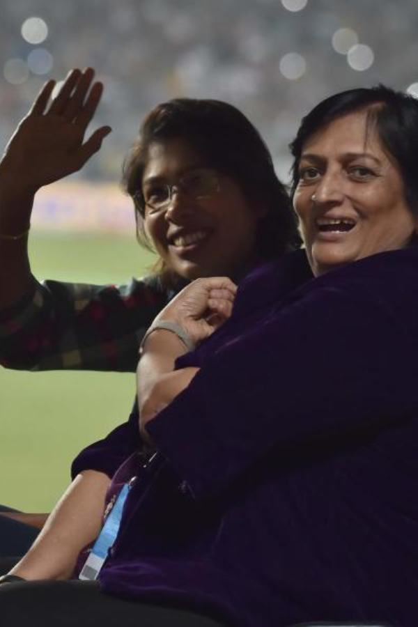 শেষ বার শ্রীলঙ্কার বিরুদ্ধে বেঙ্গালুরুতে গোলাপি বলের টেস্ট খেলেছিল তারা। সেই ম্যাচও শেষ হয়েছিল তিন দিনে।