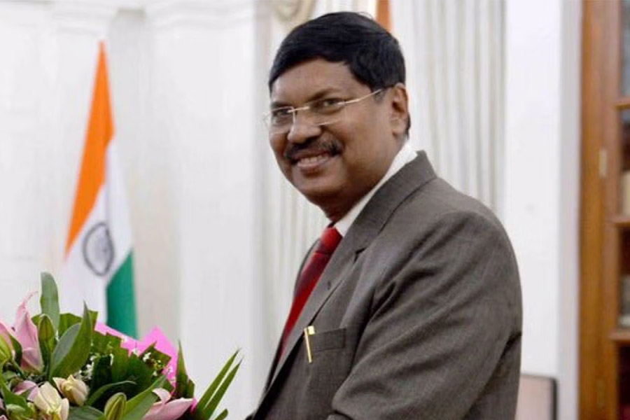 বিচারপতি গাভাই এবং বিচারপতি সূর্য কান্তের রায় প্রধান বিচারপতির রায়ের সঙ্গেই একত্রে পড়ে শোনানো হয়। আলাদা করে রায় পড়েন বিচারপতি কল এবং বিচারপতি খান্না। 