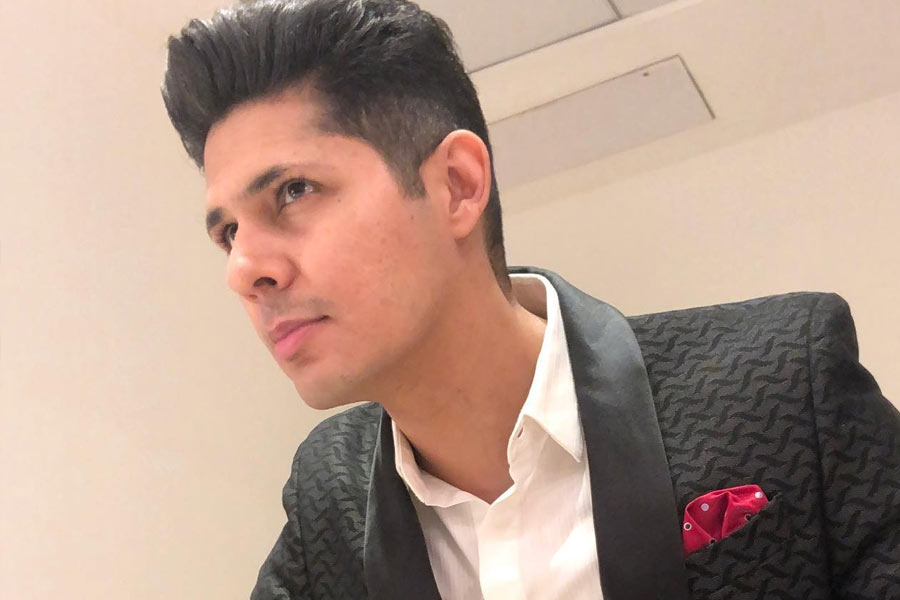 নব্বইয়ের দশকে ‘হিপ হিপ হুররে’ ধারাবাহিকে জন চরিত্রে অভিনয় করার পর বিশালের জনপ্রিয়তা বৃদ্ধি পায়। ‘রিস্তে— দ্য লভ স্টোরিজ়’, ‘শরারত’, ‘এলওসি— লাইফ আউট অফ কন্ট্রোল’, ‘ভিকি অ্যান্ড বেতাল’, ‘ধুম মচাও ধুম’, ‘কয়া মস্ত হ্যায় লাইফ’-এর মতো একাধিক হিন্দি ধারাবাহিকে অভিনয় করতে দেখা যায় বিশালকে।