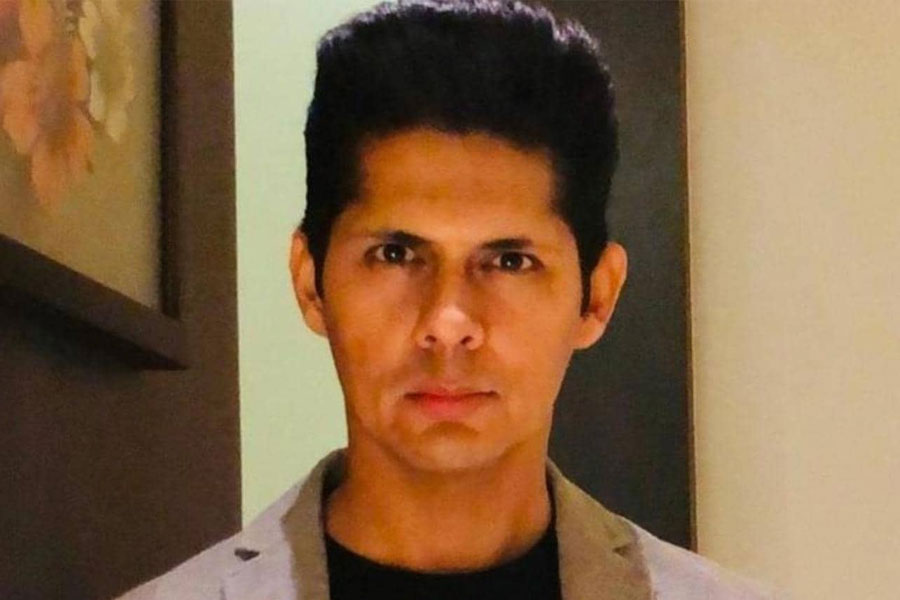 নিজস্ব একটি বিজ্ঞাপন সংস্থা গড়ে তোলেন বিশাল। সেই ব্যবসায় সাফল্যও অর্জন করেন তিনি। অভিনেতা এক পুরনো সাক্ষাৎকারে জানিয়েছিলেন যে মাত্র ৫৫ টাকা দিয়ে তিনি ব্যবসা শুরু করেছিলেন। বর্তমানে বার্ষিক আয়ের পরিমাণ চার-পাঁচ কোটি টাকা।