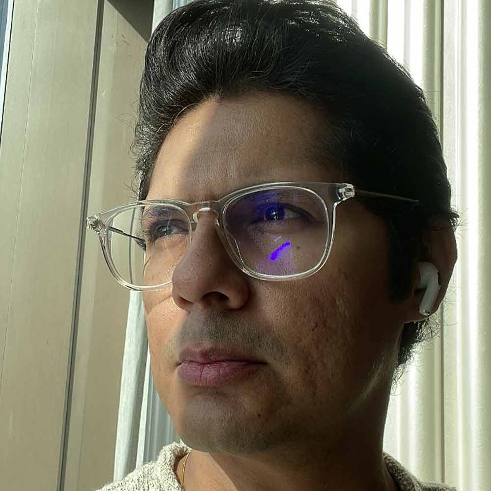 নিজের ইউটিউব চ্যানেলে বিভিন্ন ভিডিয়ো পোস্ট করতে দেখা যায় বিশালকে। ‘পাইরেটস অফ দ্য ক্যারিবিয়ান: ডেড মেন টেল নো টেলস’, ‘বোল্ট’ এবং ‘টয় স্টোরি ৩’-এই তিনটি হলিউড ছবিতে হিন্দি ভাষায় ডাবিং করেছেন তিনি।