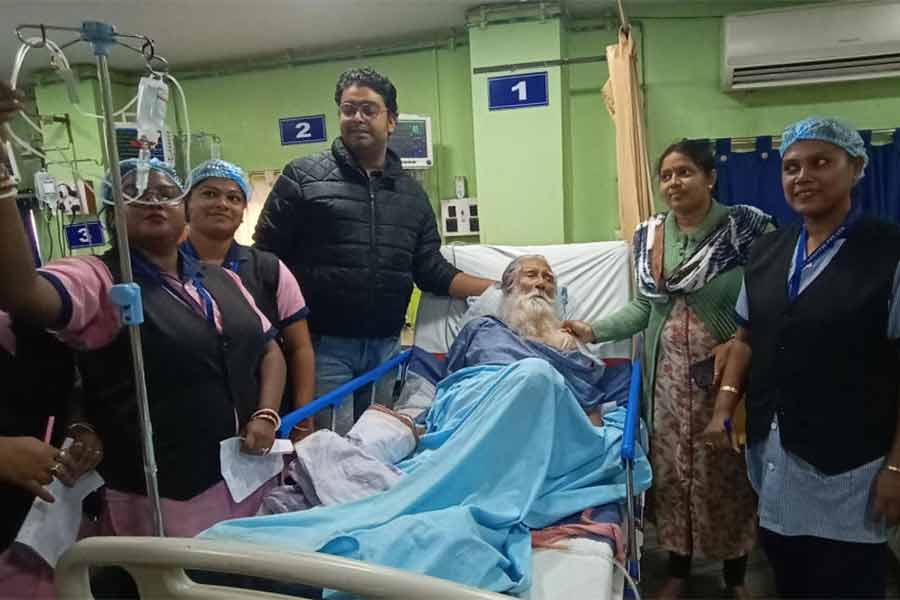 Pacemaker placed inside 100 years old A nursing home of Serampore