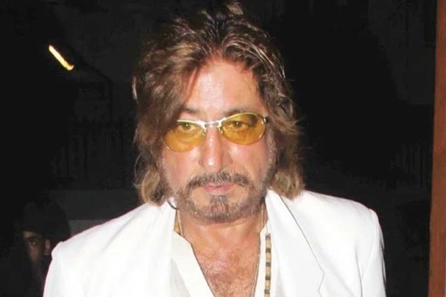 নব্বইয়ের দশকে বলিউডের জনপ্রিয় অভিনেতাদের তালিকায় নাম লিখিয়ে ফেলেছিলেন শক্তি কপূর। ২০০৫ সালে বিতর্কে জড়িয়ে পড়ার পর তাঁর কেরিয়ারে প্রভাব পড়ে।