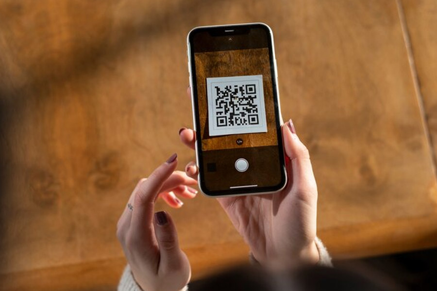 New trap of Cybercriminals, identify fake QR code and protect yourself from scammers.