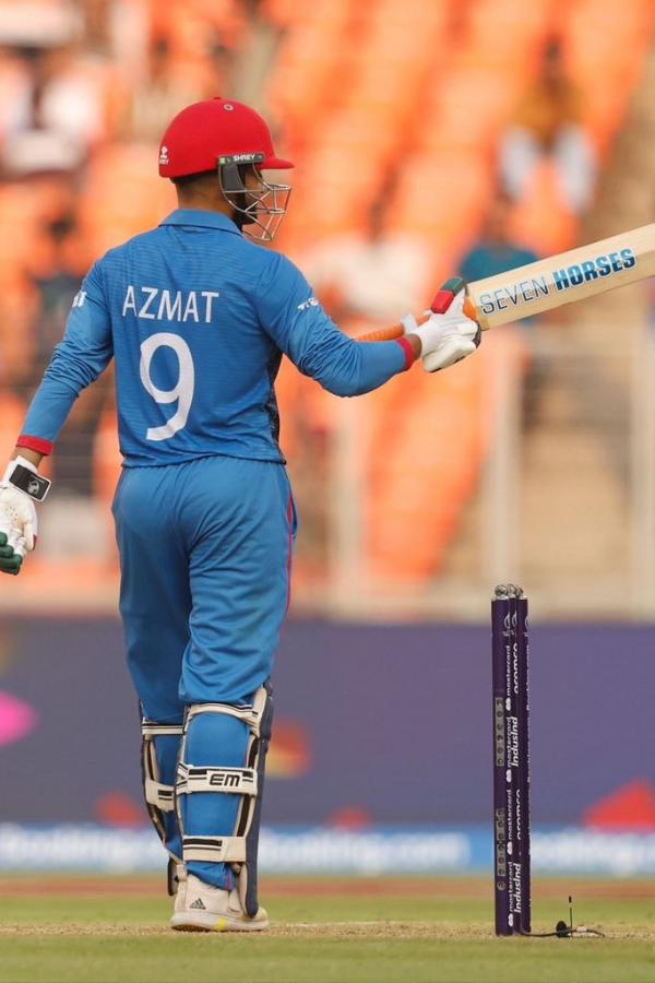 তিনটি অর্ধশতরান এসেছে তাঁর ব্যাট থেকে। প্রতিযোগিতায় ৭টি উইকেটও নিয়েছেন। টি-টোয়েন্টি ক্রিকেটে কার্যকরী আফগান অলরাউন্ডারকে নিতে পারে কেকেআর।