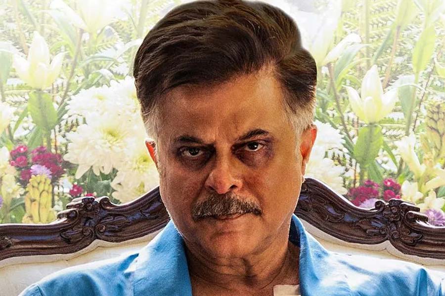 ‘অ্যানিম্যাল’ ছবিতে রণবীরের বাবার চরিত্রে অভিনয় করতে দেখা যায় অনিল কপূরকে। বলিপাড়া সূত্রে খবর, এই ছবিতে অভিনয় করে ২ কোটি টাকা উপার্জন করেছেন অনিল।