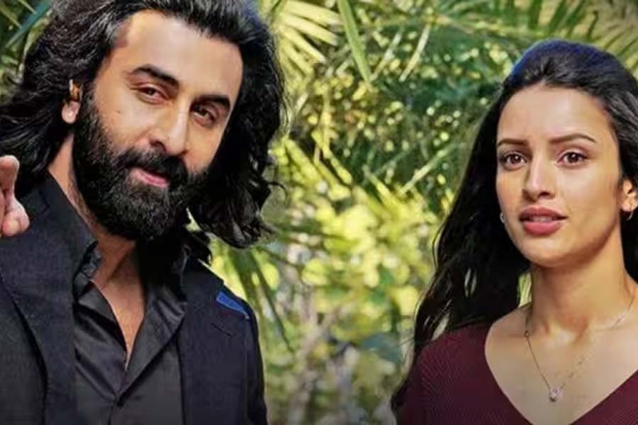 ‘অ্যানিম্যাল’ ছবিতে ক্যামিয়ো চরিত্রে অভিনয় করতে দেখা গিয়েছে তৃপ্তি দিমরিকে। এই ছবিতে অভিনয় করে প্রশংসা অর্জন করেছেন তিনি। এর আগে ‘লয়লা মজনু’, ‘বুলবুল’ এবং ‘কলা’ ছবিতে অভিনয় করতে দেখা গিয়েছে তৃপ্তিকে।