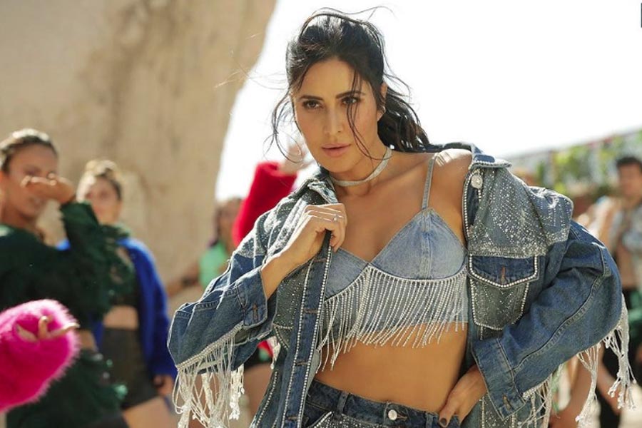 Meet the richest bollywood actress in the film industry Aishwarya Rai Bachchan and know about her net worth