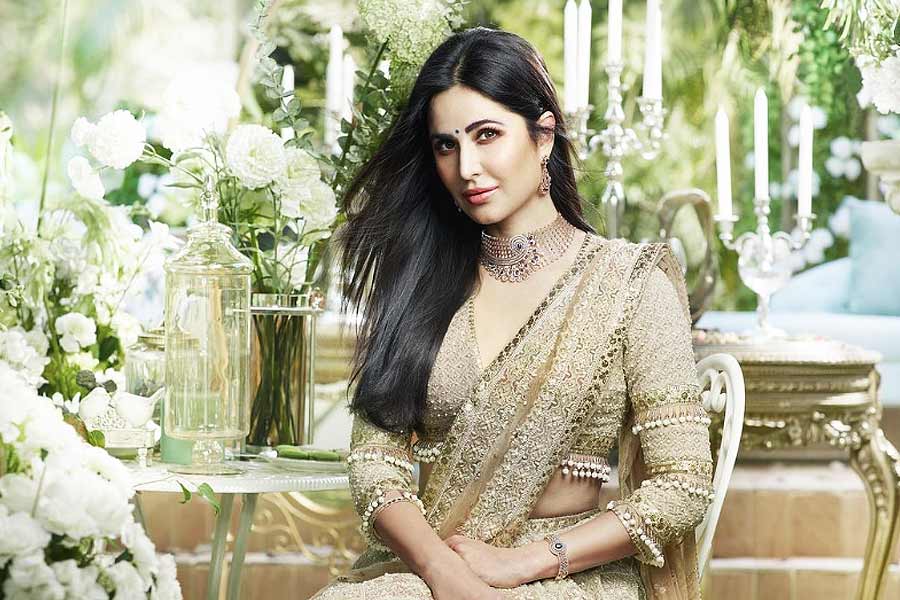 Meet the richest bollywood actress in the film industry Aishwarya Rai Bachchan and know about her net worth