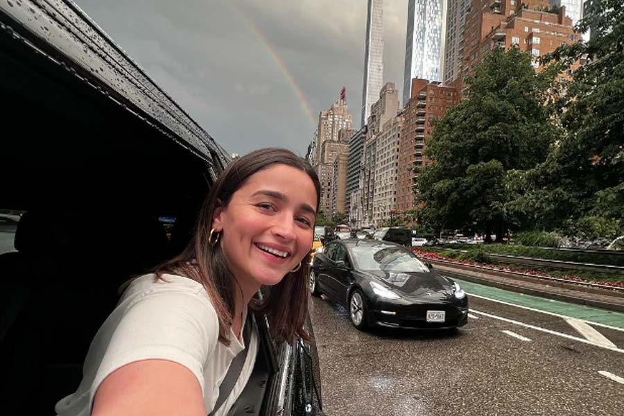 Meet the richest bollywood actress in the film industry Aishwarya Rai Bachchan and know about her net worth