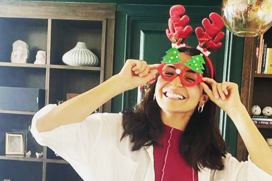 Meet the richest bollywood actress in the film industry Aishwarya Rai Bachchan and know about her net worth