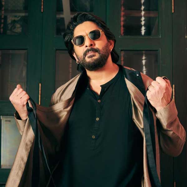 মুম্বইয়ে নাচ শিখতে শুরু করেন আরশাদ। তার পর নৃত্য পরিচালক হিসাবে কাজ শুরু করেন তিনি। বলিউডের ছবিনির্মাতা মহেশ ভট্টের সহকারী হিসাবে ‘কাশ’ এবং ‘ঠিকানা’ ছবিতে কাজ করেন আরশাদ।