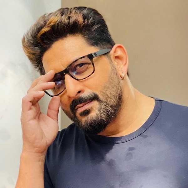 ১৯৯৬ সালে মুক্তিপ্রাপ্ত ‘তেরে মেরে সপনে’ ছবিতে প্রথম অভিনয় করেন আরশাদ। বক্স অফিসে সফল হয় এই ছবি। 