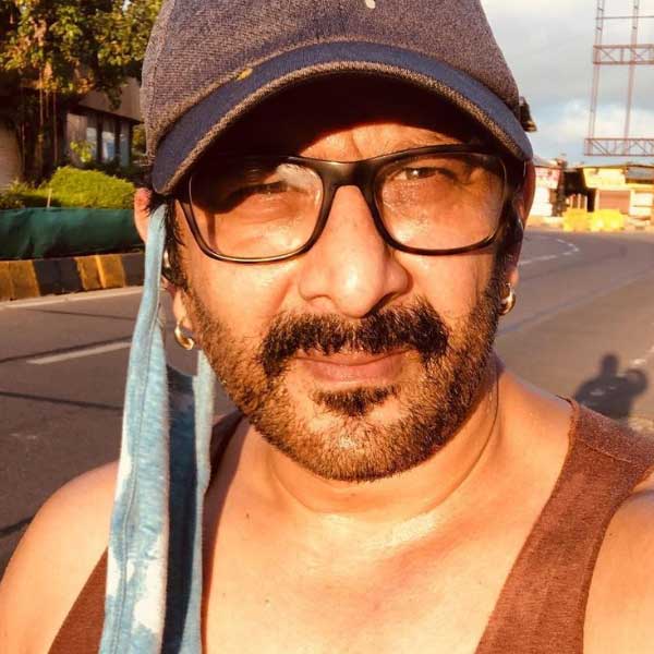 ২০০৩ সালে মুক্তিপ্রাপ্ত ‘মুন্নাভাই এমবিবিএস’ ছবিতে সার্কিটের চরিত্রে অভিনয় করে জনপ্রিয়তা অর্জন করেন আরশাদ। ‘মুন্নাভাই’ ফিল্ম সিরিজ়ের পাশাপাশি ‘গোলমাল’ ফিল্ম সিরিজ়ে কৌতুকাভিনেতা হিসাবে অভিনয় করে দর্শকমনে জায়গা করে নেন তিনি।