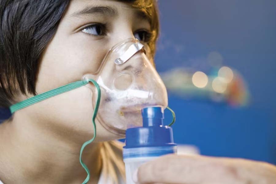 প্রশাসনের দাবি, সুইডেন এবং ওহায়ো প্রদেশের একাধিক জায়গায় আক্রান্ত শিশুদের হাসপাতালে ভর্তি করানো হচ্ছে। মার্কিন ‘সেন্টার্স ফর ডিজ়িজ় কন্ট্রোল অ্যান্ড প্রিভেনশন’ জানাচ্ছে, তারা নিয়মিত চিনের সঙ্গে যোগাযোগ রাখছে। তবে তাদের বক্তব্য, এই রোগ ফুসফুসের। বুকের এক্স-রে করলেই তা বোঝা যাবে।