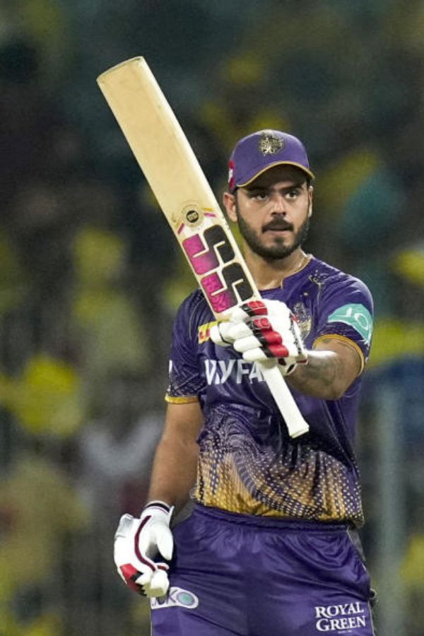 ১৯ ডিসেম্বরের নিলামে চার জন বিদেশি-সহ ১২ জন ক্রিকেটার নেওয়ার সুযোগ রয়েছে কলকাতার সামনে। ৩২ কোটি ৭ লাখ টাকা খরচ করতে পারবেন কেকেআর কর্তৃপক্ষ।