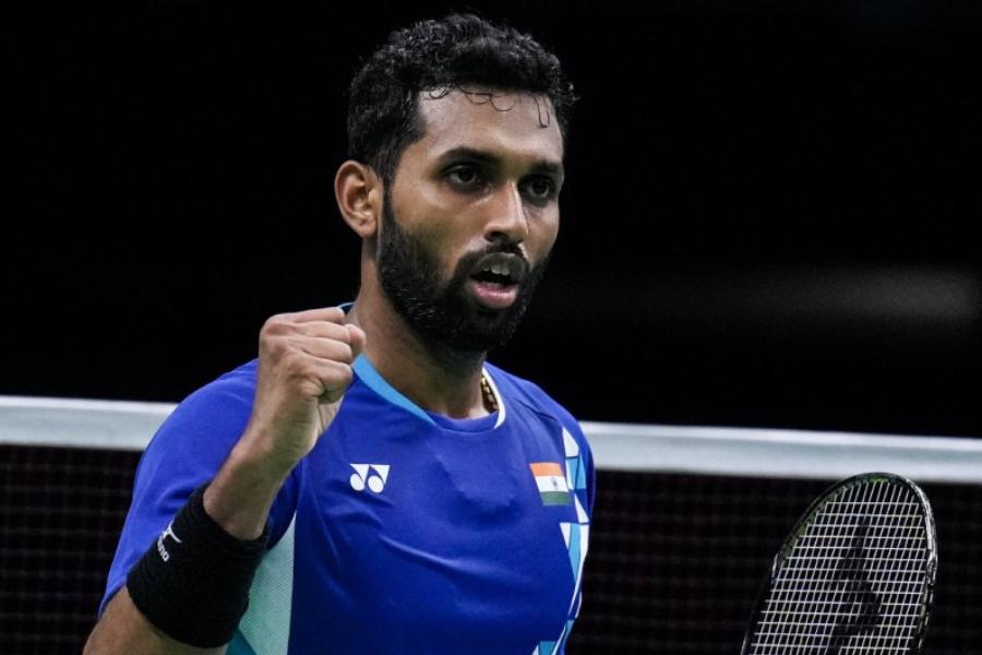 কোনও উপায় না দেখে শেষ পর্যন্ত সিন্ধু ও এইচএস প্রণয়ের সঙ্গে যোগাযোগ করেছিলেন ওকুহারা। তাঁরা অন্য একটি হোটেলে ওকুহারার থাকার বন্দোবস্ত করে দেন। পরের দিন সকাল ৮টায় ছিল অনুশীলন।