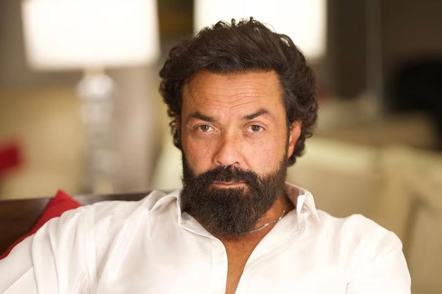 Did you know When Bobby Deol Supported His Father-In-Law’s Affair