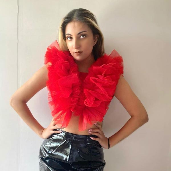 ‘অ্যানিম্যাল’ ছবিতে প্রথম অভিনয় করেননি তানাজ়। এর আগে একাধিক হিন্দি ছবিতে ‘ব্যাকগ্রাউন্ড ডান্সার’ হিসাবে কাজ করেছেন তিনি।