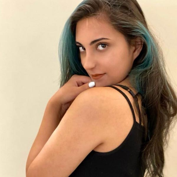 নাচের পাশাপাশি ঘুরতেও ভালবাসেন তানাজ়। কোমরে একটি ছোট ট্যাটু রয়েছে তানাজ়ের।