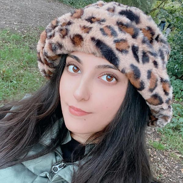 সমাজমাধ্যমে তানাজ়ের অনুরাগী মহলও নজরকাড়া। ইতিমধ্যেই ইনস্টাগ্রামে তাঁর অনুরাগীর সংখ্যা দু’লক্ষের গণ্ডি পার করে ফেলেছে।