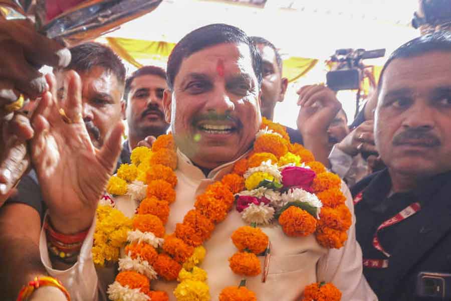 মোহন যাদবের দিদি কলাবতী বাই জানিয়েছেন, শৈশব থেকে সামাজিক কাজ করতেন তাঁর ভাই। কলেজে পড়ার সময় ছাত্র রাজনীতিতে যুক্ত হন। তিনি অখিল ভারতীয় বিদ্যার্থী পরিষদের (এবিভিপি) সদস্য হন। কলাবতীর কথায়, “সামাজিক কাজেই বেশি ব্যস্ত থাকত ভাই। তবে পরিবারের প্রতি তাঁর যে দায়িত্ব, সেটা কখনওই ভুলত না। 