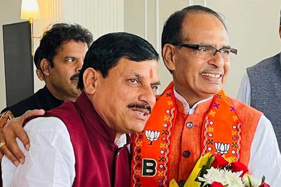 মায়ের কথা রেখেছিলেন মোহন। ভোটেও জেতেন। তার পর মায়ের আশীর্বাদ নেন। এক সংবাদমাধ্যমকে এমনই জানিয়েছেন বিক্রম বিশ্ববিদ্যালয়ের রাষ্ট্রবিজ্ঞান বিভাগের তৎকালীন বিভাগীয় প্রধান গোপাল কৃষ্ণ শর্মা।