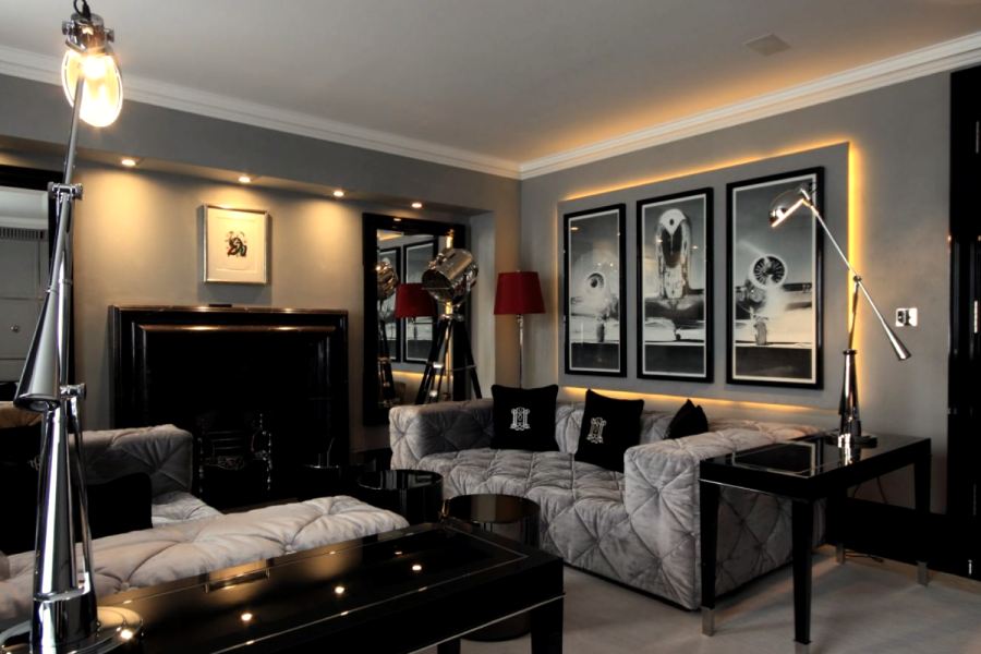 বাড়ির নাম মে ফেয়ার ম্যানসন। সংবাদ সংস্থা ফিনান্সিয়াল টাইমসের দেওয়া হিসাব অনুযায়ী এই বাড়ি লন্ডনের সবচেয়ে দামি বাড়িগুলির একটি। আরও বিশদে বললে লন্ডনের সেরা দামি বাড়ির তালিকায় দ্বিতীয় স্থানে রয়েছে মে ফেয়ার ম্যানসনের নাম।