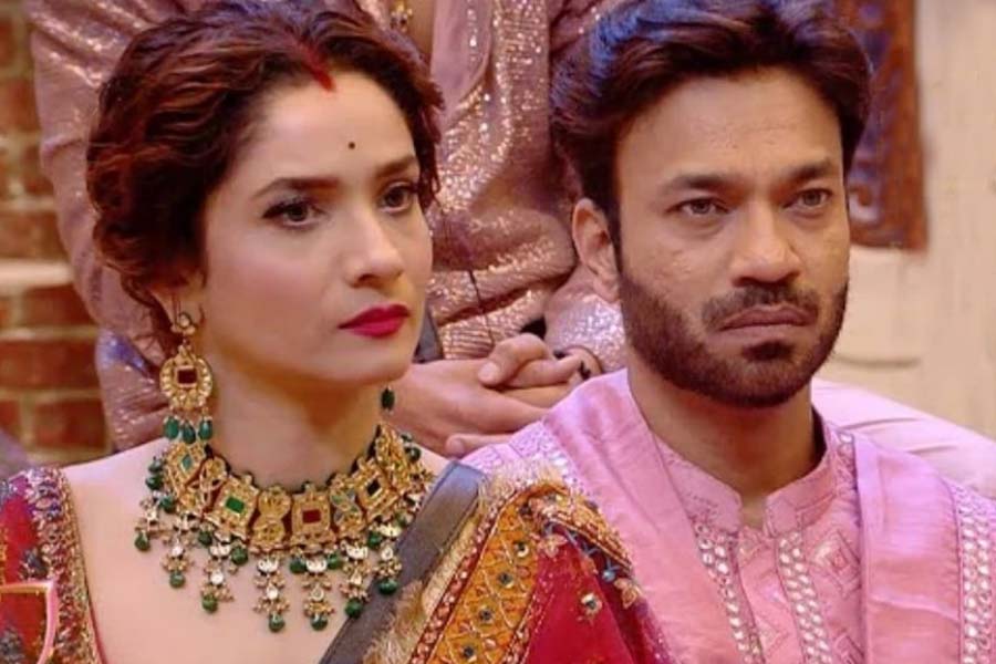 Ankita Lokhande weeps as her husband Vicky Jain insults her in Bigg Boss for bad cooking