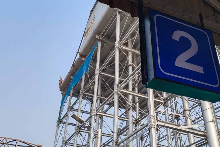 Image of the broken water tank in bardhaman station