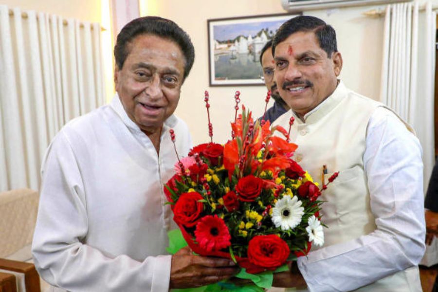 সদ্য নির্বাচনে জিতে মধ্যপ্রদেশের কুর্সিতে বসেছেন মোহন যাদব। শুরু থেকেই অন্য ধাঁচের শাসন প্রয়োগ করছে তাঁর সরকার।