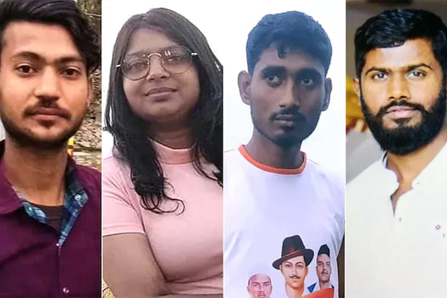 শীতকালীন অধিবেশনে লোকসভায় ‘রংবাজি’ করেছেন চার হানাদার। তবে এর পরিকল্পনা ছকা হয়ে গিয়েছিল বাদল অধিবেশনের সময়েই।