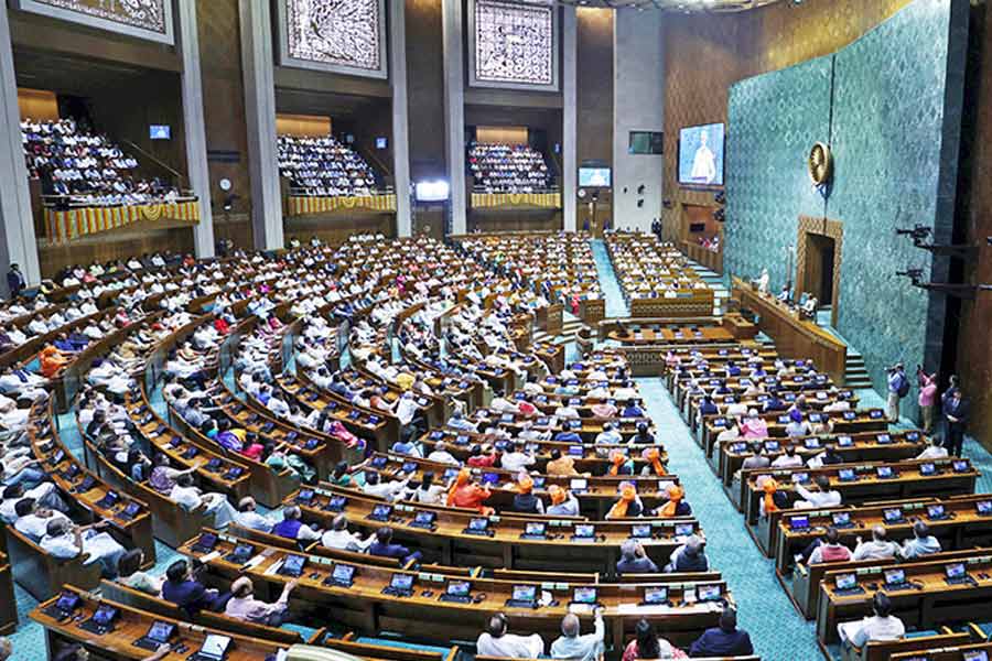 সংসদে হামলার সেই কালো দিনের কথা ভেবে যদিও সংসদ হানার পরিকল্পনা করেননি হানাদারেরা। পুলিশ জিজ্ঞাসাবাদ করে জানতে পেরেছে, হানাদারদের সংসদ অভিযানের কথা ছিল বৃহস্পতিবার, অর্থাৎ ১৪ ডিসেম্বর দুপুরে।