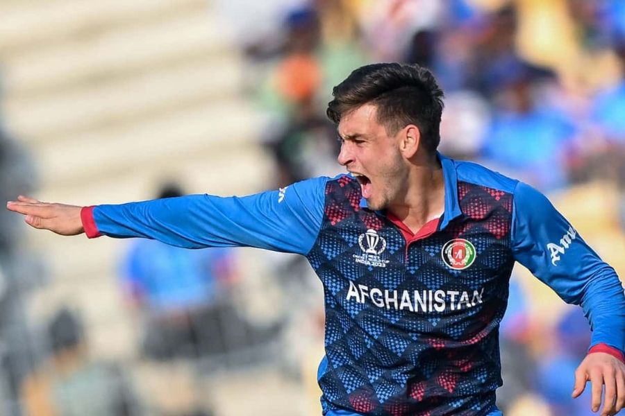 অন্য দিকে পাকিস্তান সুপার লিগের এ বারের ড্রাফ্‌টের আগে তাঁকে প্ল্যাটিনাম ক্যাটেগরিতে রাখা হয়েছিল। ৮৭ লক্ষ ২৫ হাজার টাকায় নুরকে কেনে পেশোয়ার জ়ালমি। অর্থাৎ, আইপিএলের থেকে পিএসএলে ৫৭ লক্ষ ২৫ হাজার টাকা বেশি পাবেন নুর।