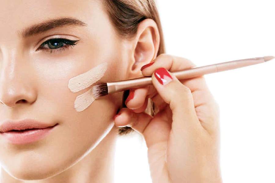 How to choose right foundation for your skin.