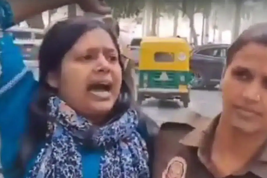 What Parliament intruders have posted in their social media and how they are connected