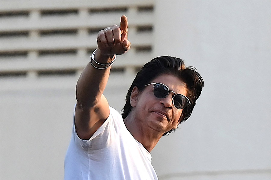 What makes Shah Rukh Khan and Gauri Khan the Richest Couple of Bollywood