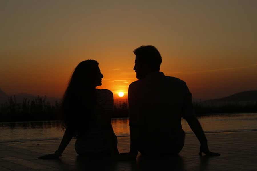 অনেক ভেবে একটি পরিকল্পনা তৈরি করেন ইয়োশিকি। ওটোউ এবং কাটাইয়ামার বিবাহবার্ষিকীর দিনকে বেছে নেন ছেলে। তার পর নারা পার্কে দম্পতির প্রথম ‘ডেট’-এর আয়োজন করেন ছেলেমেয়েরা। ঠিক করেন, সেখানেই দু’জনকে মুখোমুখি বসানো হবে। ২০ বছর পর নিজেদের মধ্যে কথা বলবেন মা-বাবা।